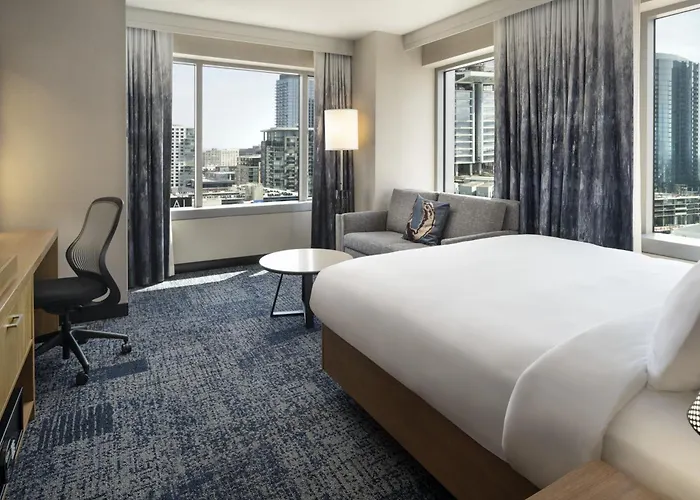 Courtyard By Marriott Los Angeles L.A. Live