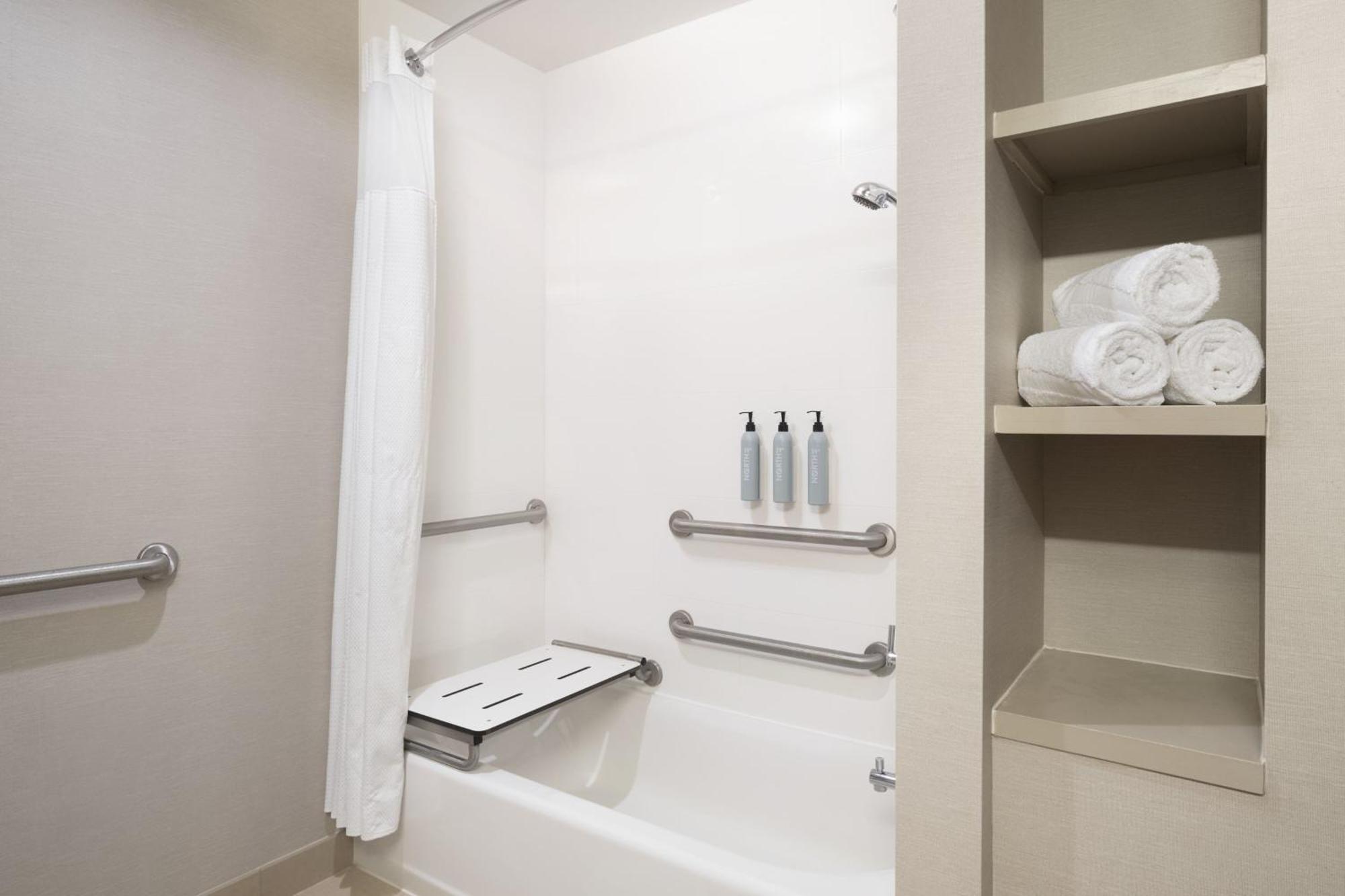 Courtyard By Marriott Angeles L.a. Live 3*