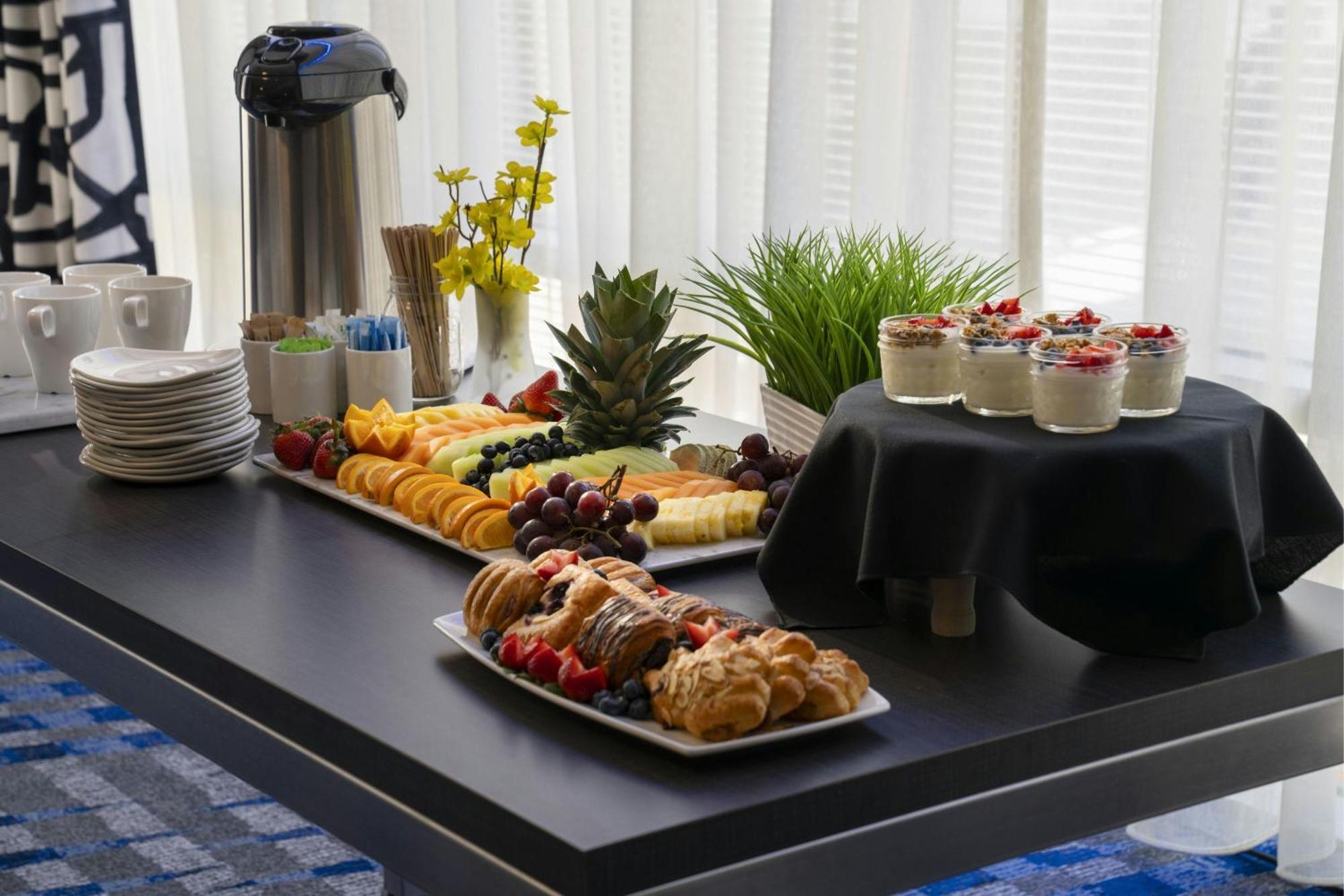 Courtyard By Marriott Angeles L.a. Live Hotel