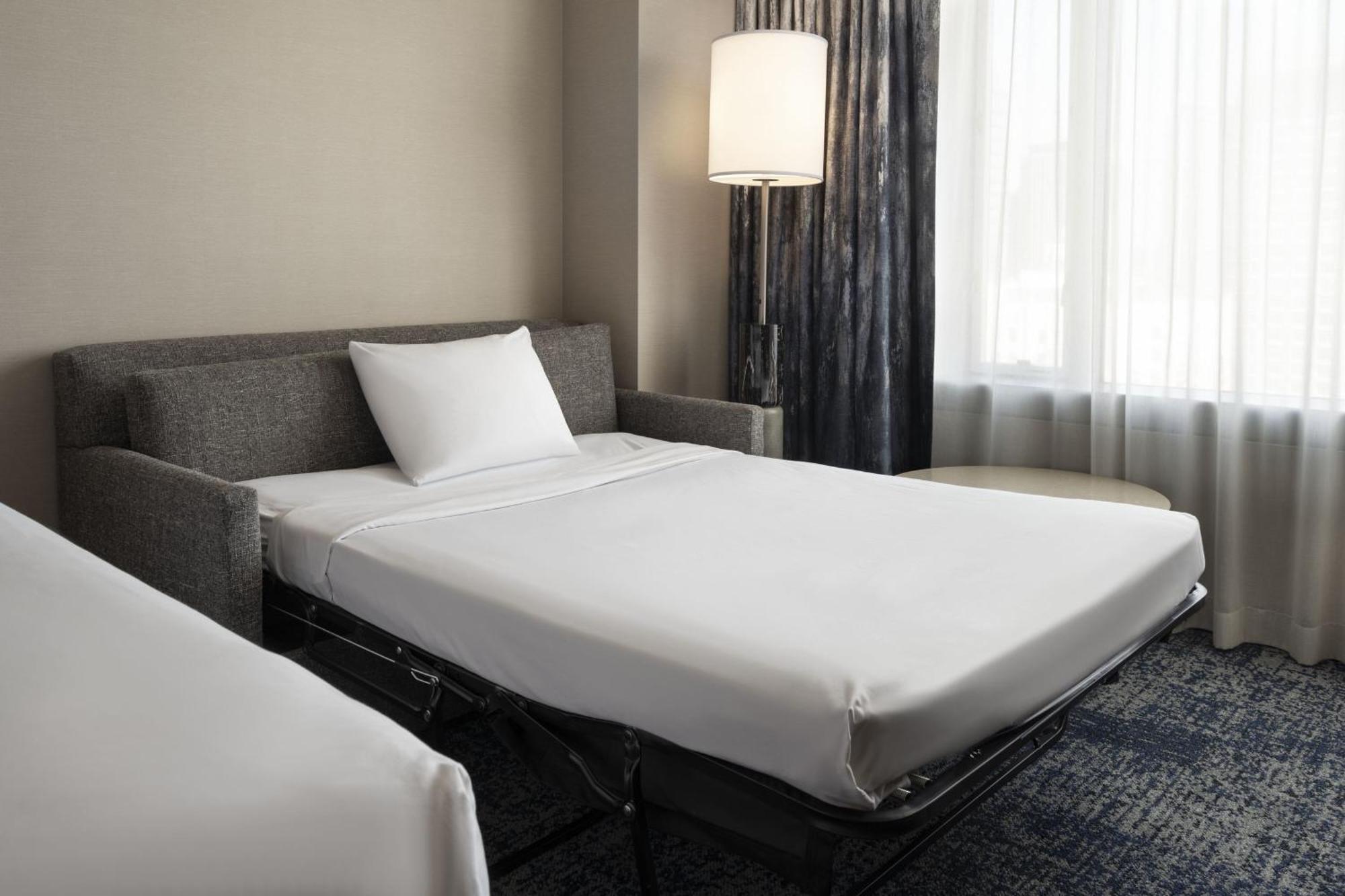Courtyard By Marriott Angeles L.a. Live 3*